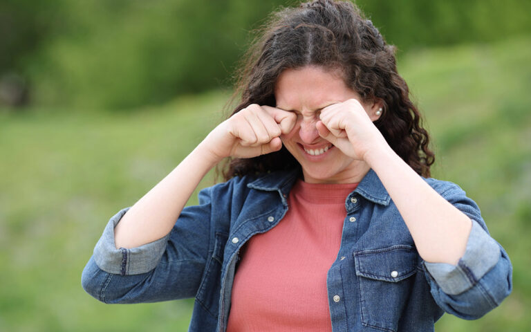 woman with dry eye symptoms